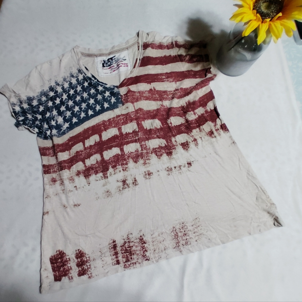 Natural Reflections T-Shirt Top  American Flag Women's